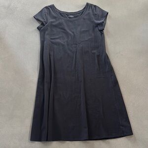 EILEEN FISHER. Size M.